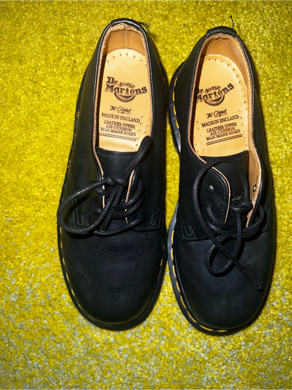 Dr. Martens 1461 oxford in black leather with yellow welt stitching